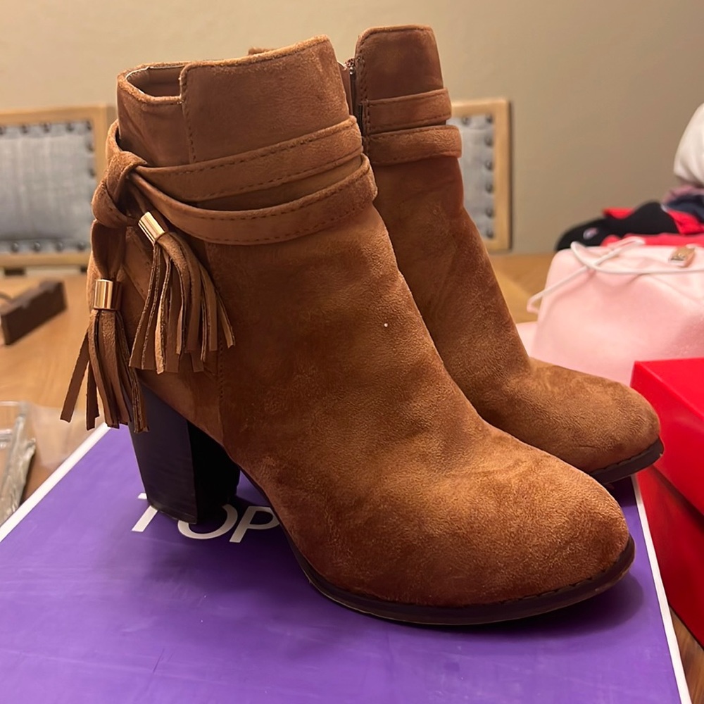 Cognac suede booties!